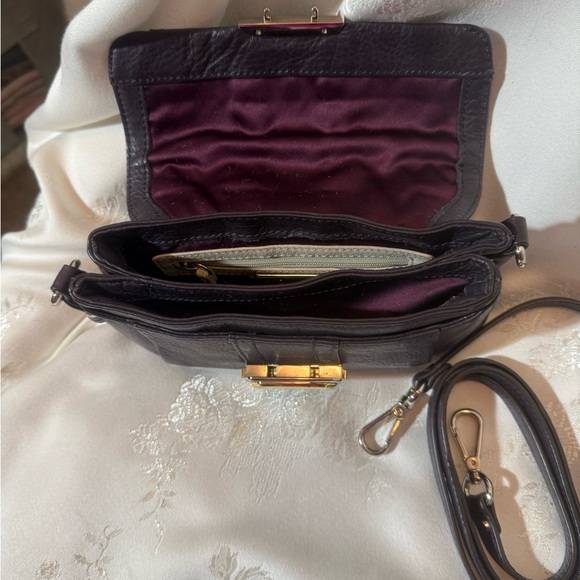 Elegant B. Makowsky Leather Crossbody Bag - Picture 2 of 3